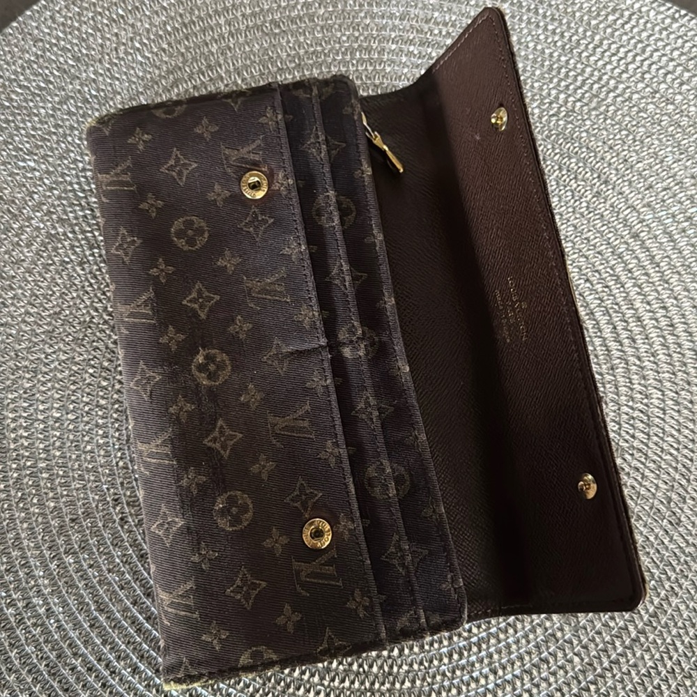 Authentic Louis Vuitton Monogram Mini Lin Brown Denim Sarah Wallet - Picture 9 of 16